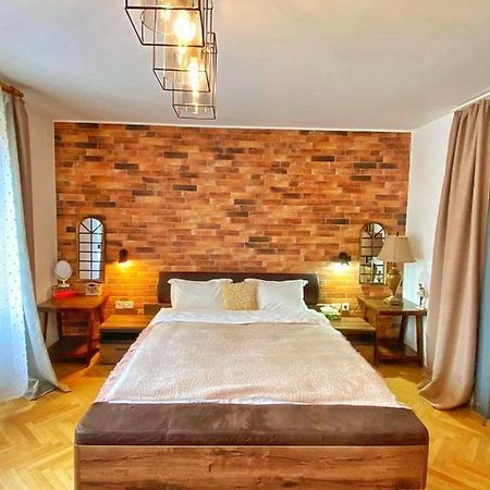 City Center Bed And Beyond Бухарест Экстерьер фото