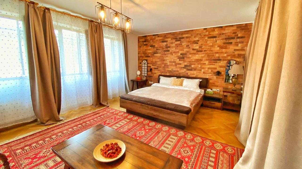 City Center Bed And Beyond Бухарест Экстерьер фото